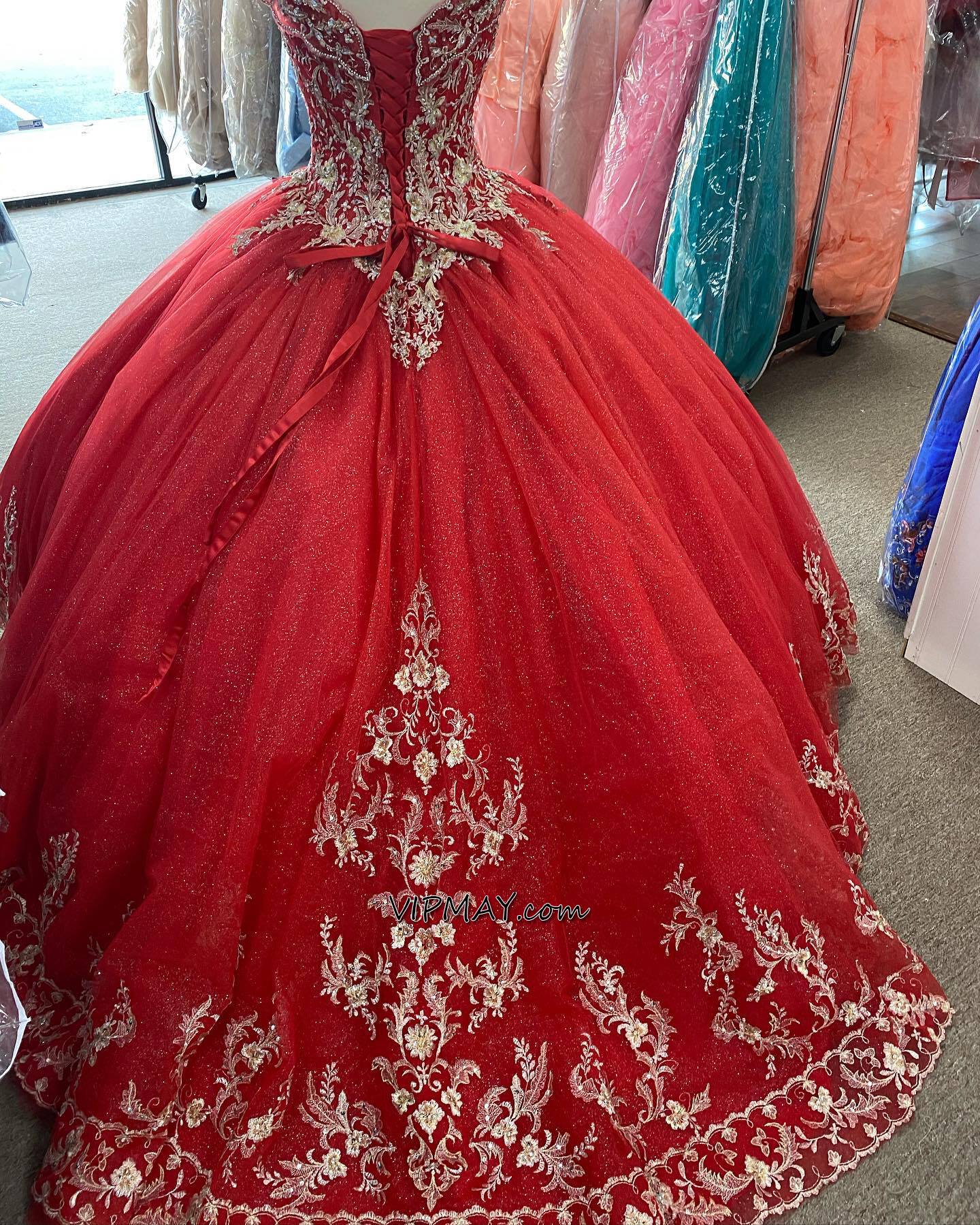 mexico themed quinceanera dress,cinderella quinceanera dress from mexico,red modern quinceanera dress,red quinceanera dress,red quinceanera with gold embroidery,v neckline quinceanera dress,embroidery sweet 16 dress,quinceanera dress with short train,where can i find sparkly quinceanera dress,