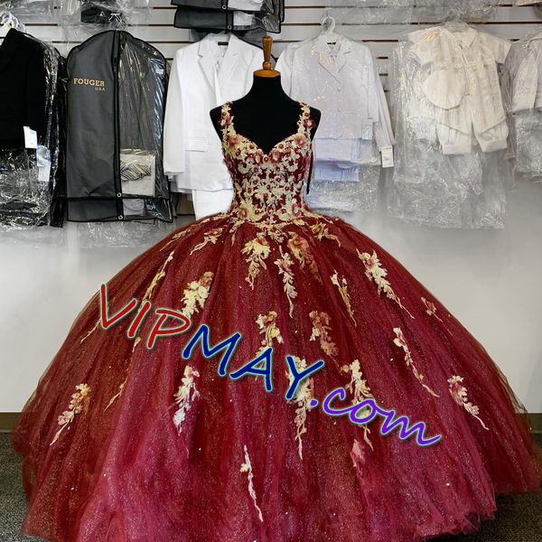 maroon quinceanera dress,big skirt quinceanera dress,big skirt sweet 16 dress,burgundy and gold quinceanera dress,quinceanera dress with applique,