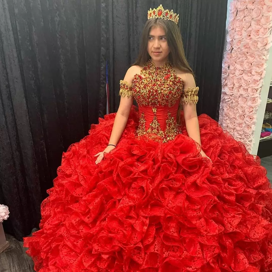princess themed quinceanera dress,princess ball gown quinceanera dress,bright red quinceanera dress,red quinceanera dress,ruffled skirt quinceanera dress,sexy princess lace quinceanera dress,halter high neck quinceanera dress with bling,high neck quinceanera dress,detachable sleeves quinceanera dress,beaded bodice quinceanera dress,lace quinceanera dress,