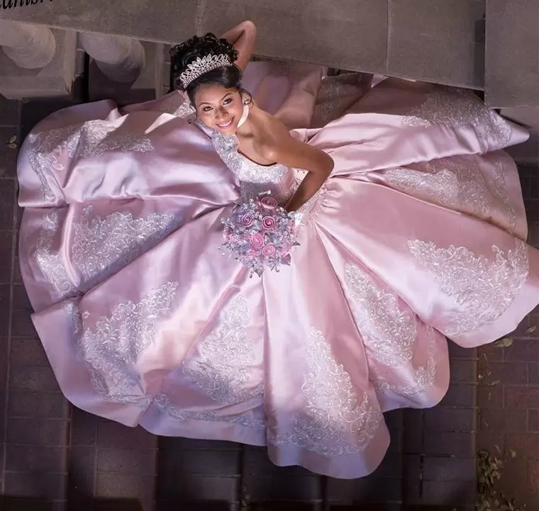 quinceanera dress with applique,pink and silver quinceanera dress,quinceanera dress princess theme,princess ball gown quinceanera dress,satin quinceanera dress,pink ball gown quinceanera dress,quinceanera dress with halter neckline,2021 quinceanera dress,quinceanera dress lace puffy elegant,