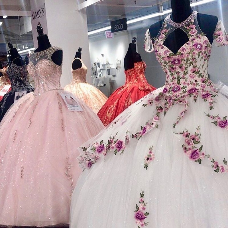 customize quinceanera dress online,white quinceanera dress,floral embroidery quinceanera dress,tulle quinceanera dress,xv quinceanera dress,keyhole neck quinceanera dress,quinceanera dress with halter neckline,detachable sleeves quinceanera dress,