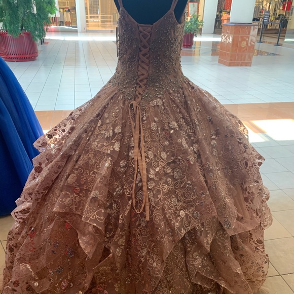 rose gold quinceanera dress,gorgeous pageant dress,lace up back sweet 16 dress,lace quinceanera dress,princess quinceanera dresses,quinceanera dress with straps,quinceanera designers for dress,