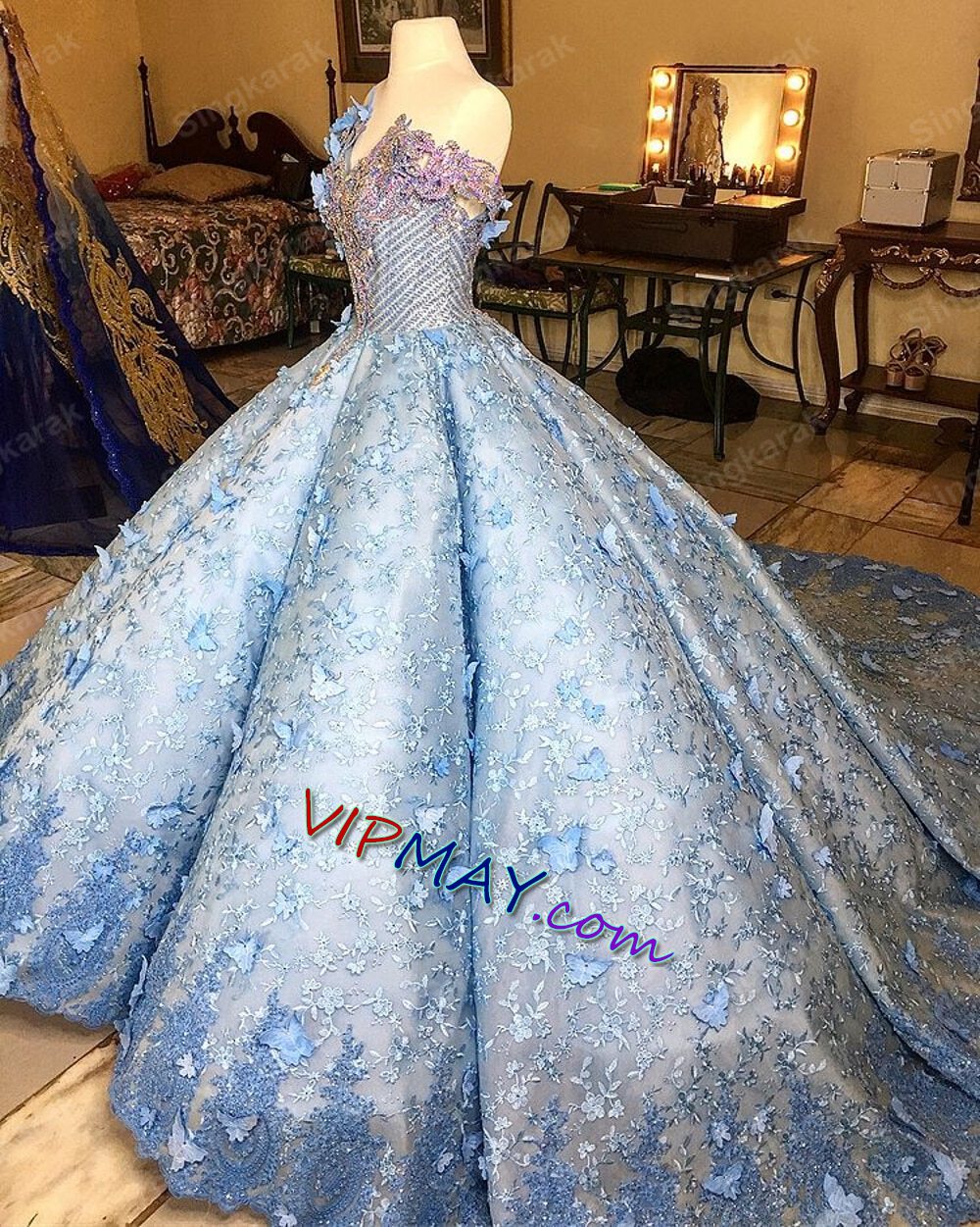 the most expensive quinceanera dress,most expensive quinceanera dress,butterfly quinceanera dress,quinceanera dress with butterflies,quinceanera dress lace puffy elegant,big skirt quinceanera dress,do quinceanera dress have trains,