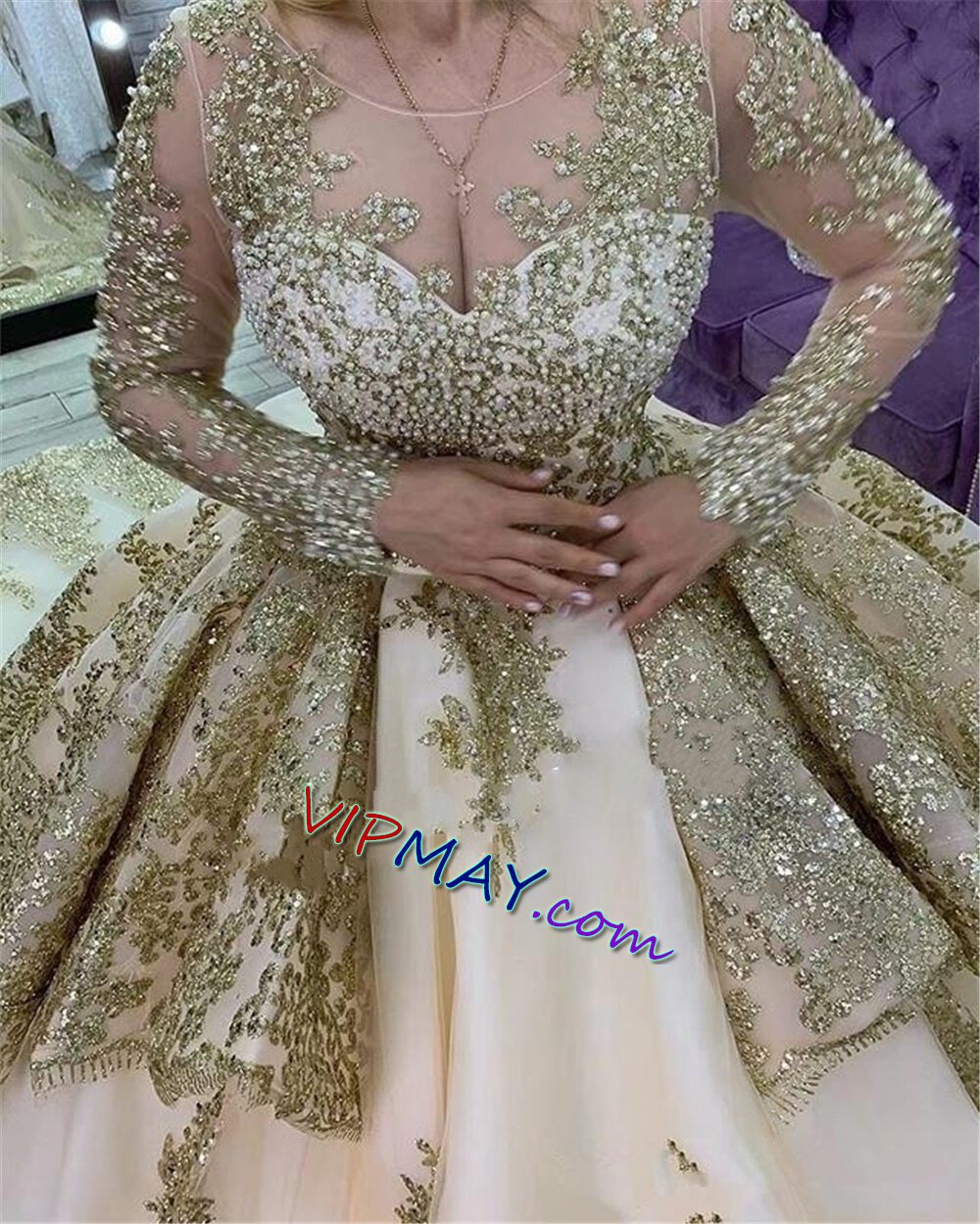 champagne colored quinceanera dress,champagne and gold quinceanera dress,glitter tulle quinceanera dress,long sleeve lace quinceanera dress,quinceanera dress with long sleeves,illusion neck quinceanera dress,modest and elegant quinceanera dress,