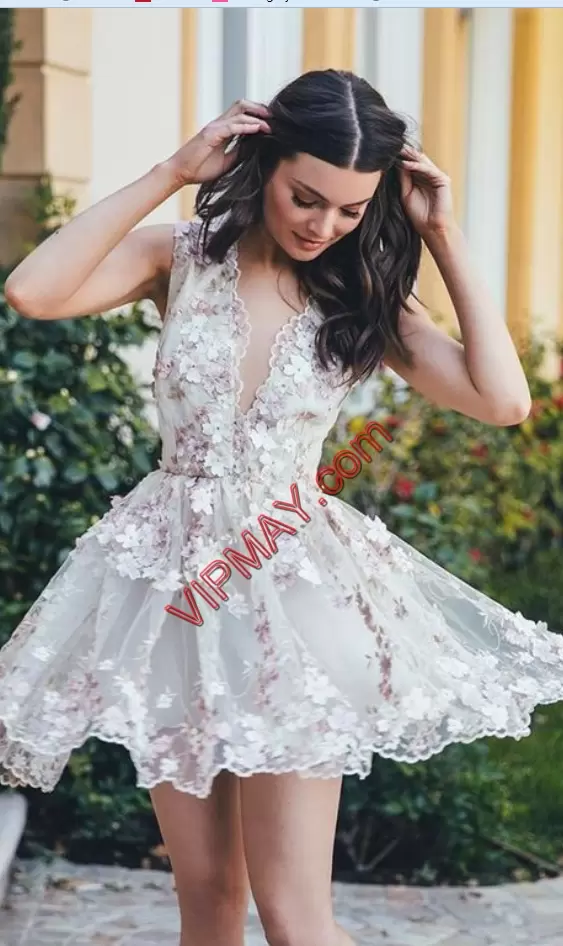 New Style Sleeveless V-neck Appliques Prom Dress