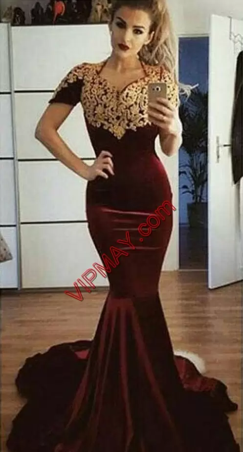 Delicate Burgundy and Rust Red Mermaid Appliques Junior Homecoming Dress Backless Short Sleeves