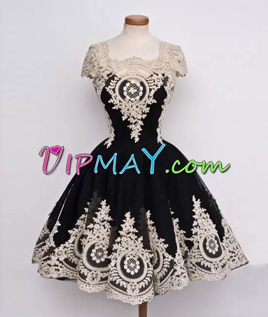 Tulle Square Cap Sleeves Lace and Appliques Homecoming Dress in Black