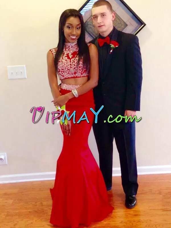 Stunning High-neck Sleeveless Dress for Prom Beading Lace Up