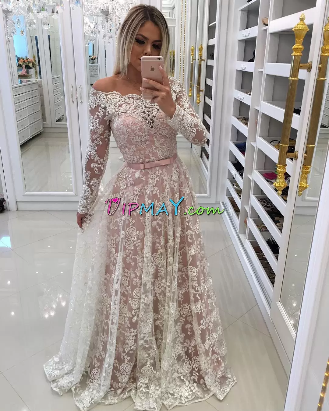 Fine Pink Clasp Handle Prom Dresses Appliques Long Sleeves Floor Length