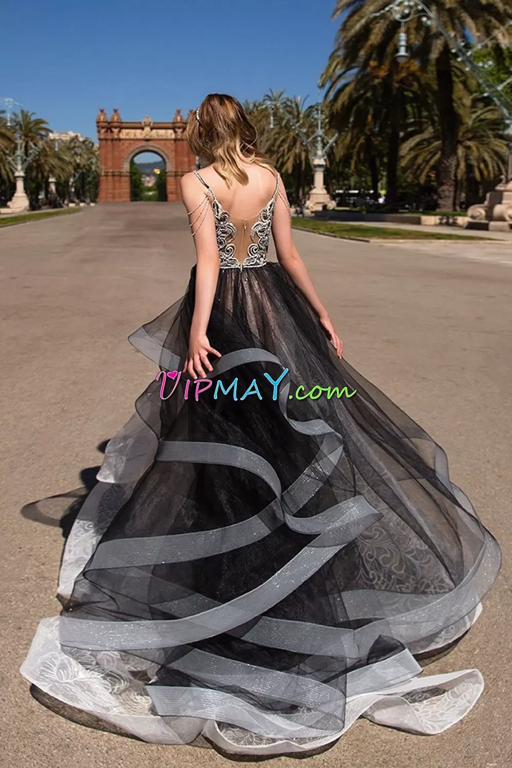 Affordable Red and White And Black Spaghetti Straps Zipper Lace and Appliques Dress for Prom Sweep Train Sleeveless