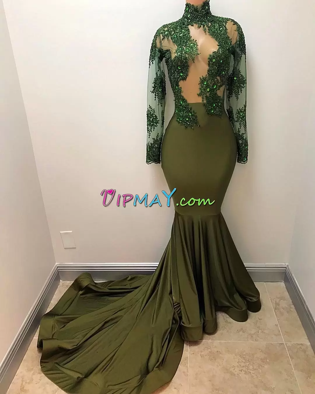 Olive Green Long Sleeves Brush Train Appliques Formal Dresses