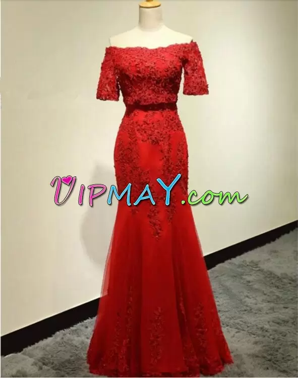 short sleeveless prom dress with lace bodice,short prom dress with sleeves,1920s inspired prom dress,red prom dress for plus size,red lace two piece prom dress,red fishtail prom dress,