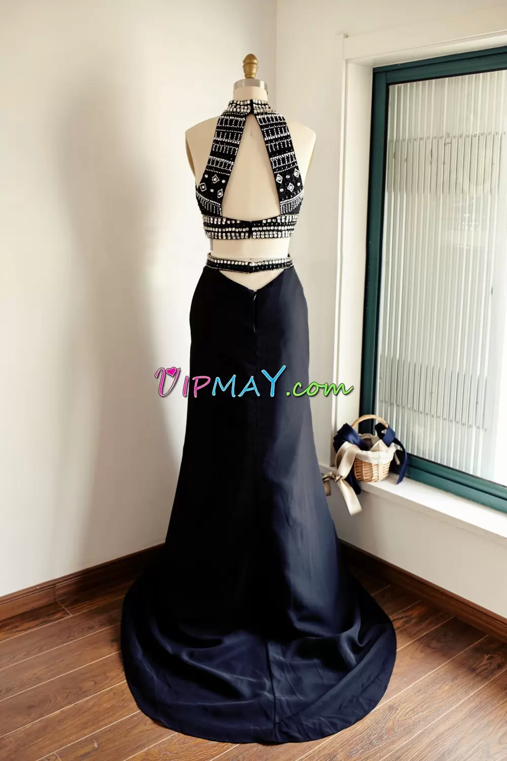 Elegant Black Zipper High-neck Beading Homecoming Gowns Sleeveless Sweep Train