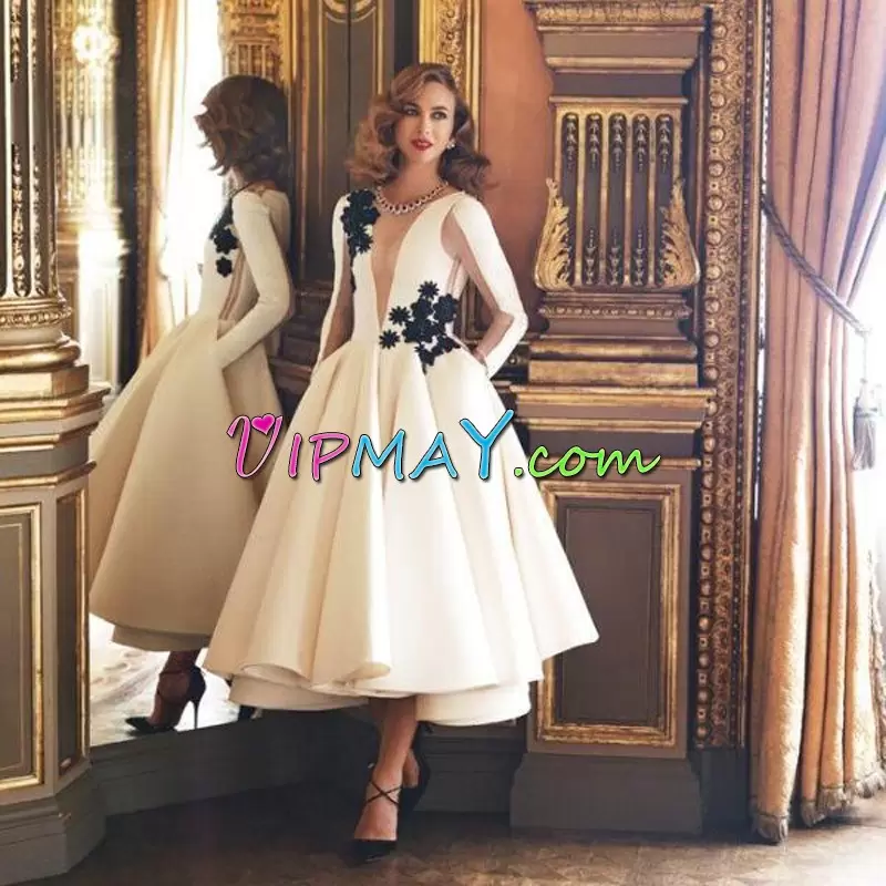 Customized Long Sleeves Tea Length Appliques Lace Up Prom Gown with White