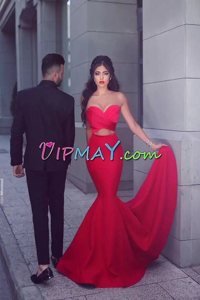 Vintage Sexy Mermaid Red Stretch Crepe Sweep Train Satin Prom Dresses