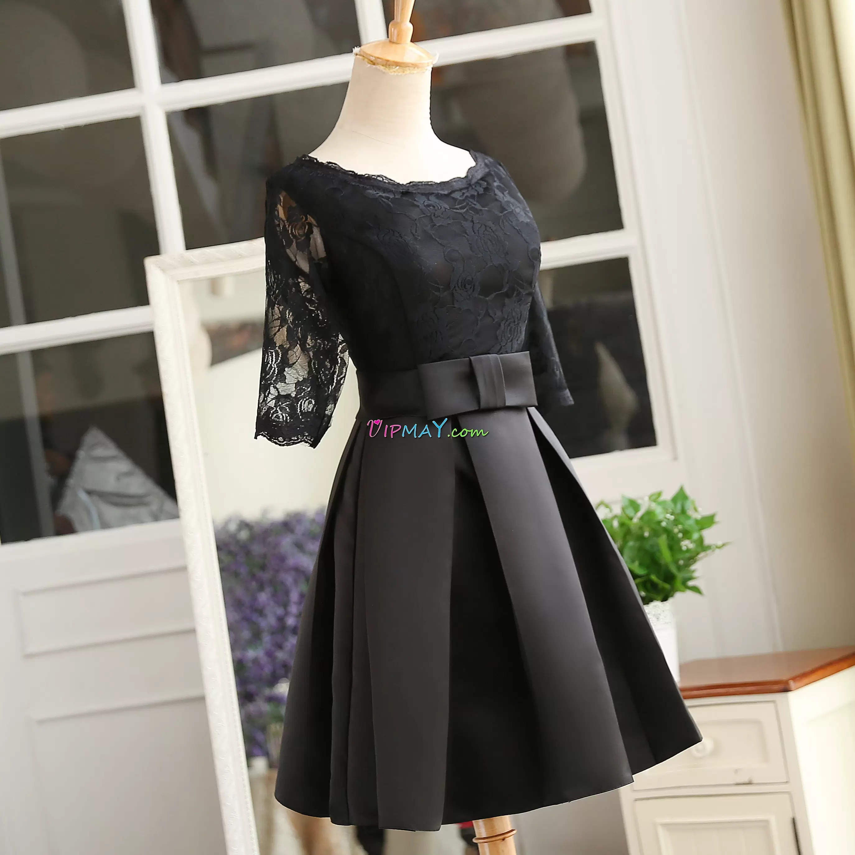 Half Sleeves Satin Mini Length Lace Up Homecoming Party Dress in Black with Lace