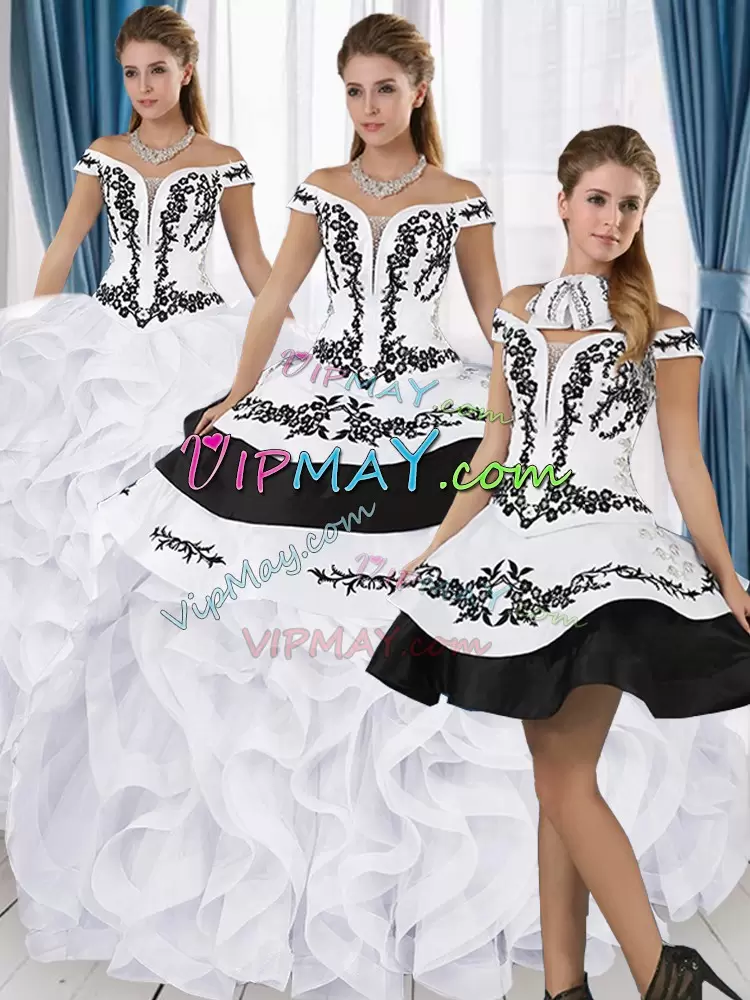 Classical Off The Shoulder Short Sleeves Tulle 15 Quinceanera Dress Embroidery and Ruffles Lace Up