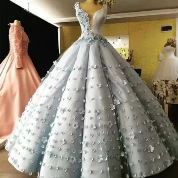 quinceanera dress without persons,3d floral applique quinceanera dress,deep v neckline quinceanera dress,quinceanera dress that are really puffy,