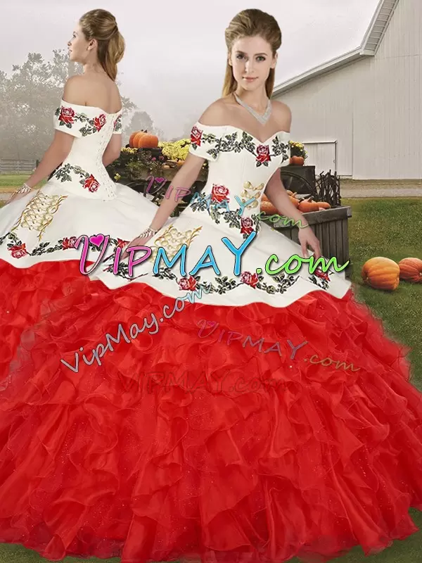 Dramatic Sleeveless Organza Floor Length Lace Up Ball Gown Prom Dress in White And Red with Embroidery and Ruffles