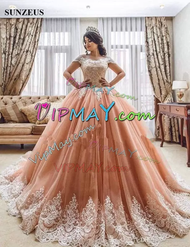 Fashion Tulle Offer the Shoulder Chapel Train Sweet 16 Dresses in Peach with Ivory Appliques