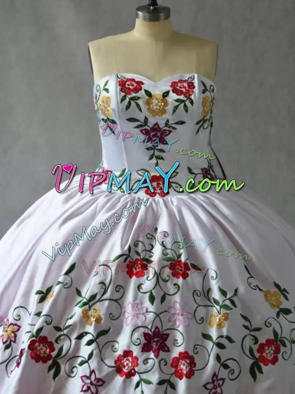 Attractive White And Red Sleeveless Organza Lace Up Quince Ball Gowns for Sweet 16 and Quinceanera