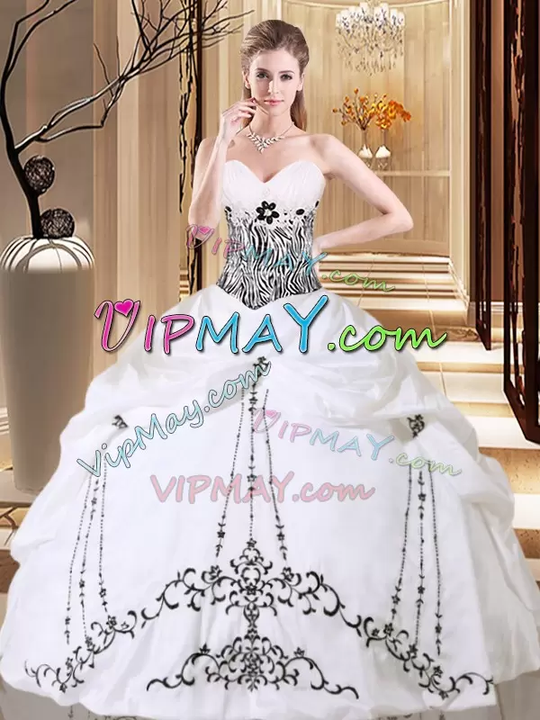 taffeta quinceanera dress,white quinceanera dress with black embroidery,white and black quinceanera dress,quinceanera dress with zebra print,zebra print formal dress,zebra quinceanera dress,animal print quinceanera dress,embroidered bridal gown,floral embroidered quinceanera dress,embroidery quinceanera dress,pick ups skirt quinceanera dress,