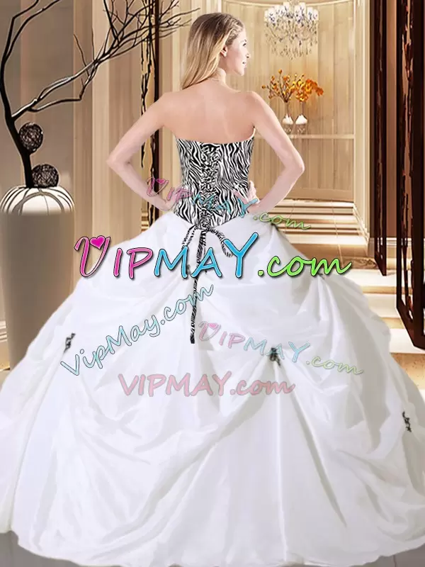 taffeta quinceanera dress,white quinceanera dress with black embroidery,white and black quinceanera dress,quinceanera dress with zebra print,zebra print formal dress,zebra quinceanera dress,animal print quinceanera dress,embroidered bridal gown,floral embroidered quinceanera dress,embroidery quinceanera dress,pick ups skirt quinceanera dress,