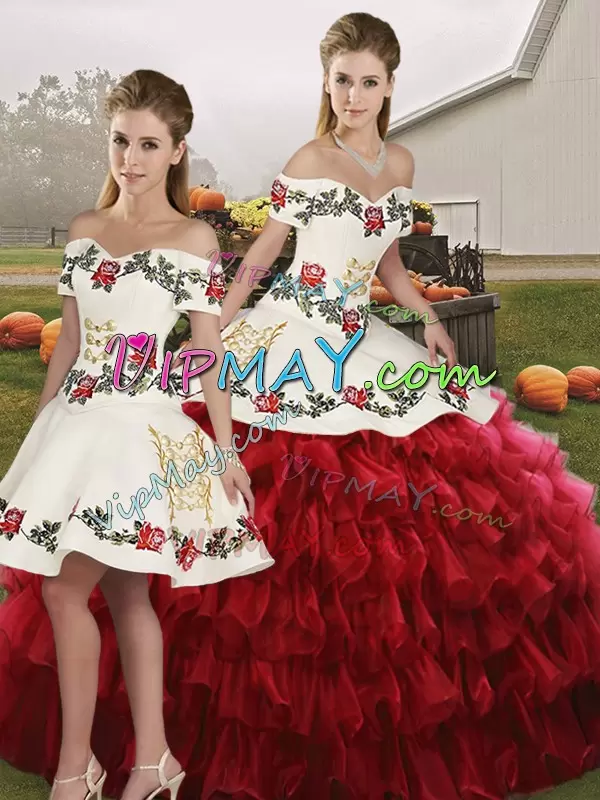 red and white quinceanera dress,three pieces quinceanera dress,3 pieces quinceanera dress,off the shoulder sweet 16 dress,quinceanera dress with embroidery,ruffled skirt quinceanera dress,quinceanera dress with detachable skirts,