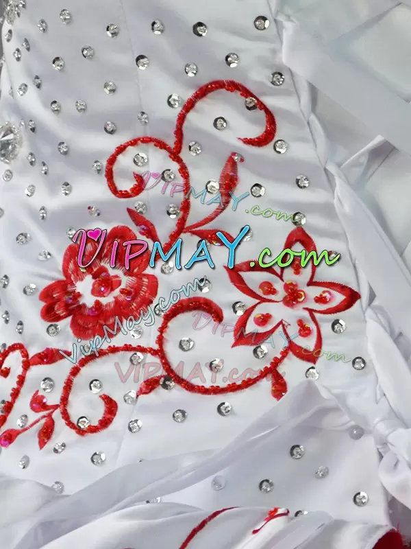 Inexpensive Sleeveless Embroidery Lace Up 15 Quinceanera Dress with White And Red Court Train