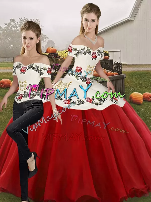 Hot Sale White And Red Off The Shoulder Neckline Embroidery Sweet 16 Quinceanera Dress Sleeveless Lace Up