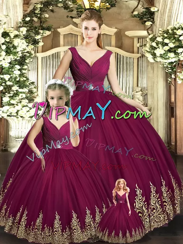 Edgy V-neck Sleeveless Quince Ball Gowns Floor Length Beading and Appliques Burgundy Tulle