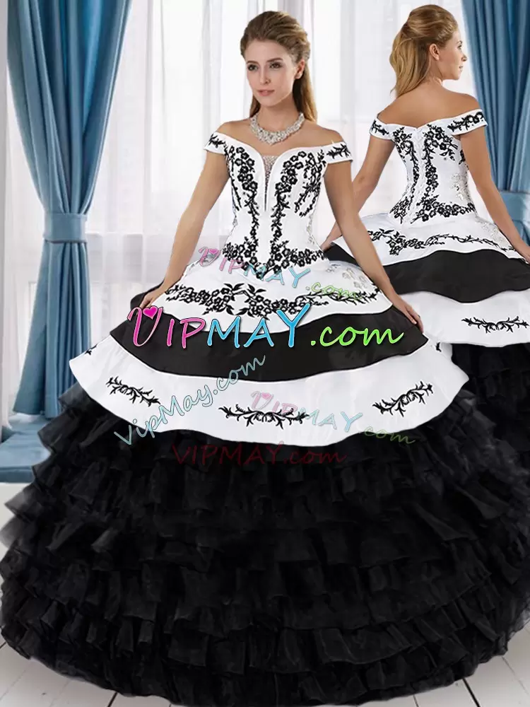 Off The Shoulder Sleeveless Organza Quinceanera Dresses Embroidery and Ruffled Layers Lace Up