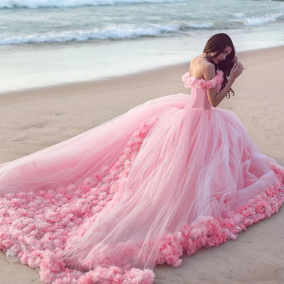 cowgirl quinceanera dress,pink ball gown quinceanera dress,pink quinceanera dress,handmade flower quinceanera dress,quinceanera dress for sale with flowers,big skirt quinceanera dress,do quinceanera dress have trains,long train quinceanera dress,quinceanera dress popular color,