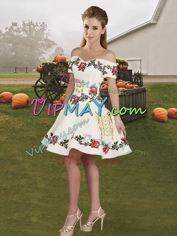 Low Price Off The Shoulder Sleeveless Organza Sweet 16 Dress Embroidery and Ruffles Lace Up