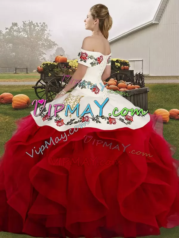 Deluxe Tulle Off The Shoulder Sleeveless Lace Up Embroidery and Ruffles Quinceanera Gowns in White And Red