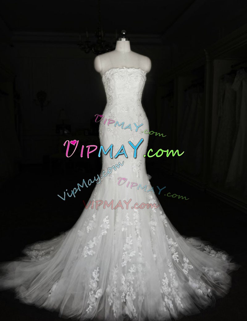 Fantastic White Clasp Handle Strapless Appliques Wedding Dresses Sleeveless Court Train