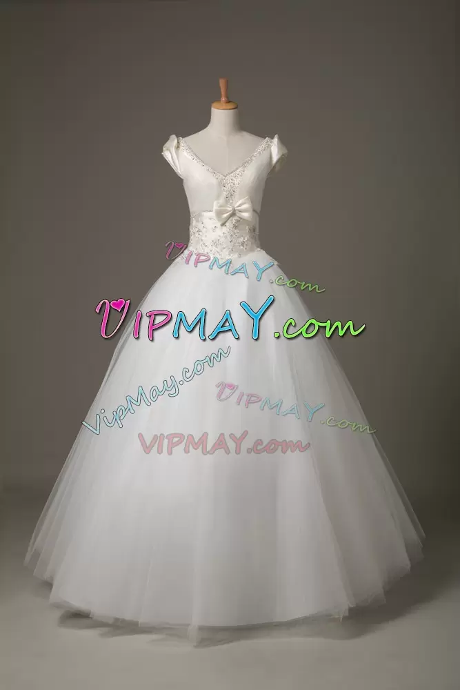 Captivating White Ball Gowns Tulle V-neck Short Sleeves Beading and Appliques and Bowknot Floor Length Lace Up Bridal Gown