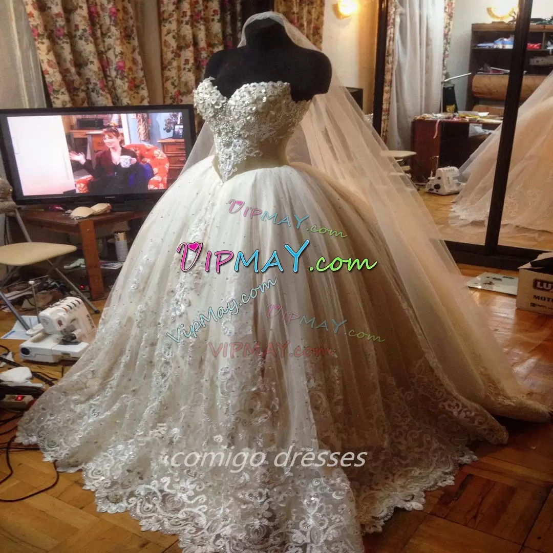 Smart White Tulle Lace Up Sweetheart Sleeveless Wedding Dresses Sweep Train Beading and Appliques