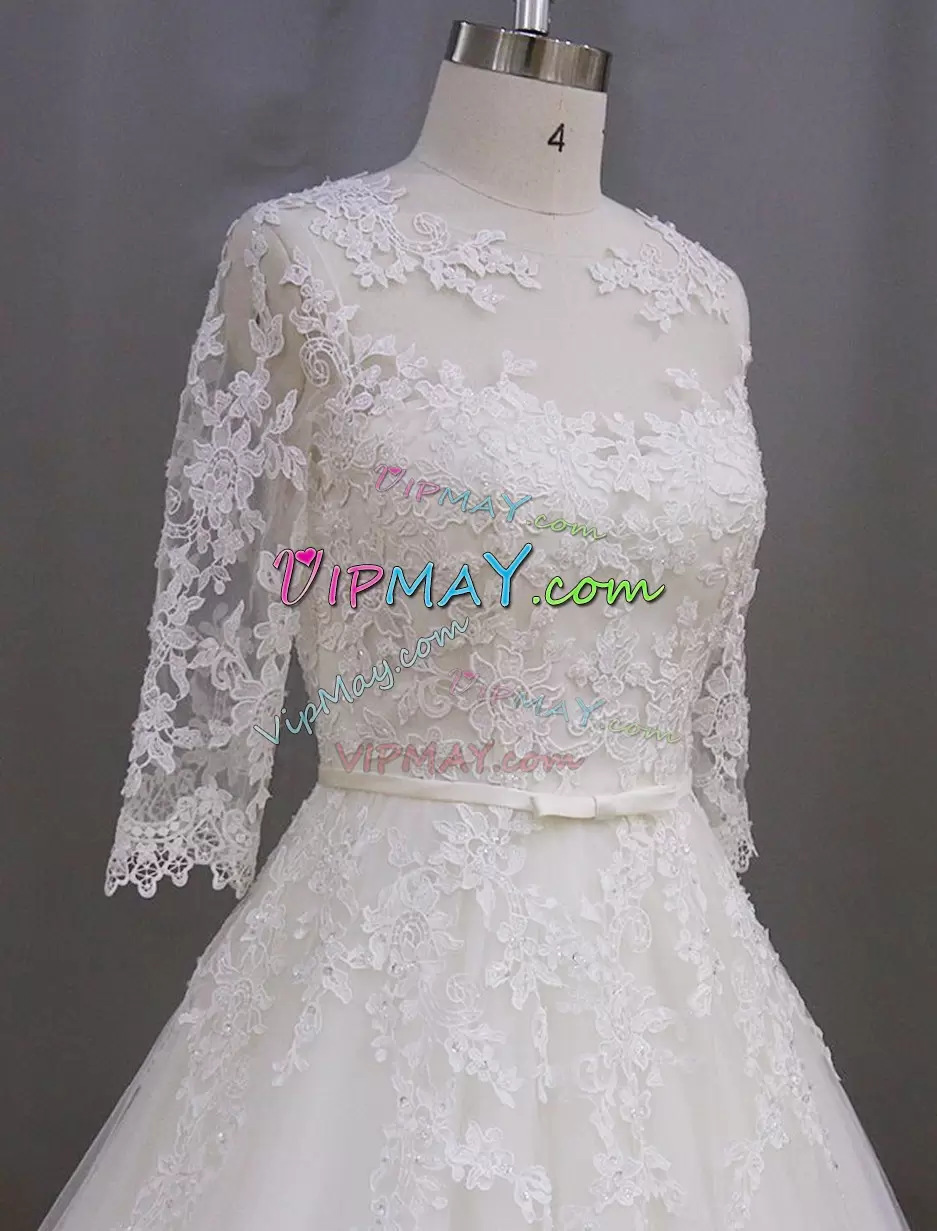 Elegant White A-line Tulle Scoop Long Sleeves Lace and Appliques Zipper Wedding Dresses Court Train