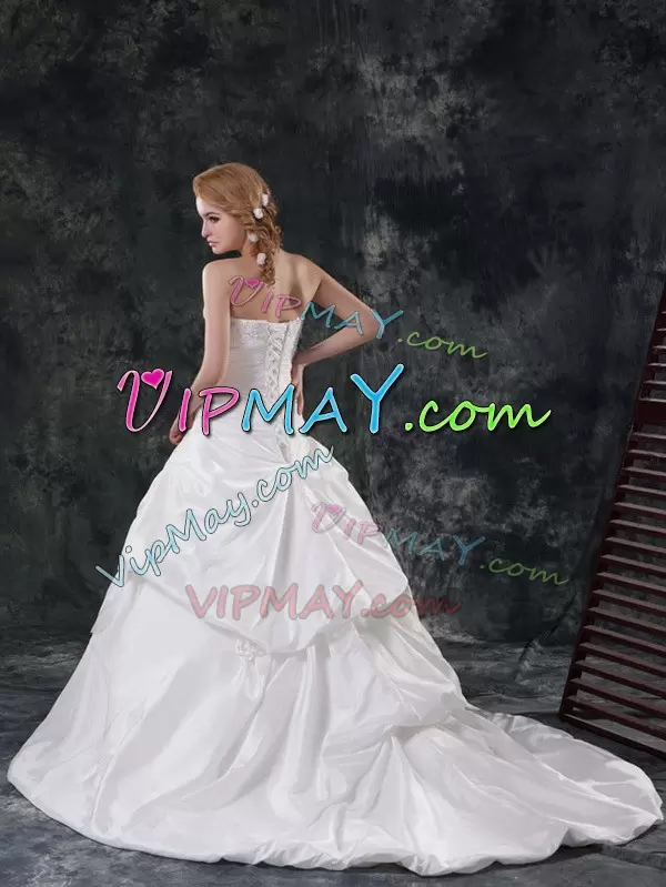 Ideal Brush Train A-line Wedding Gowns White Sweetheart Taffeta Sleeveless With Train Lace Up