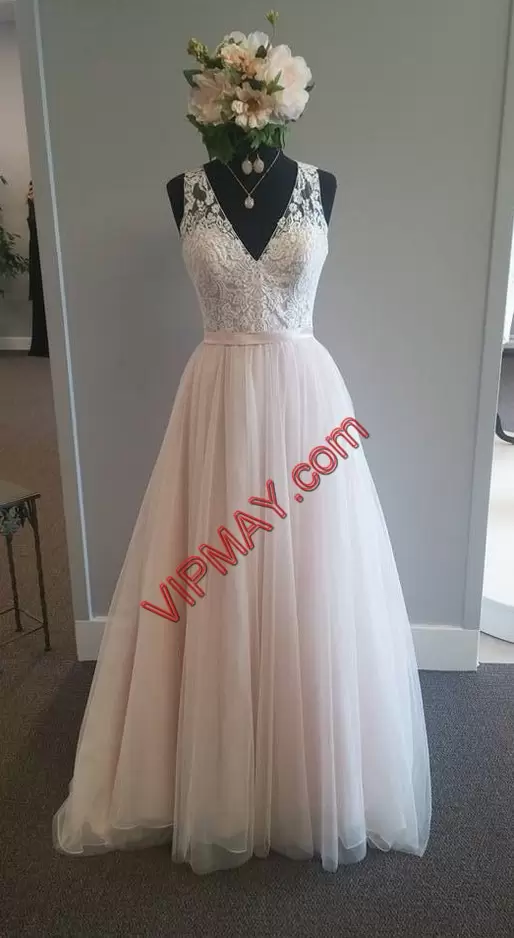 Stunning White Lace Up V-neck Lace and Appliques Wedding Gown Tulle Sleeveless