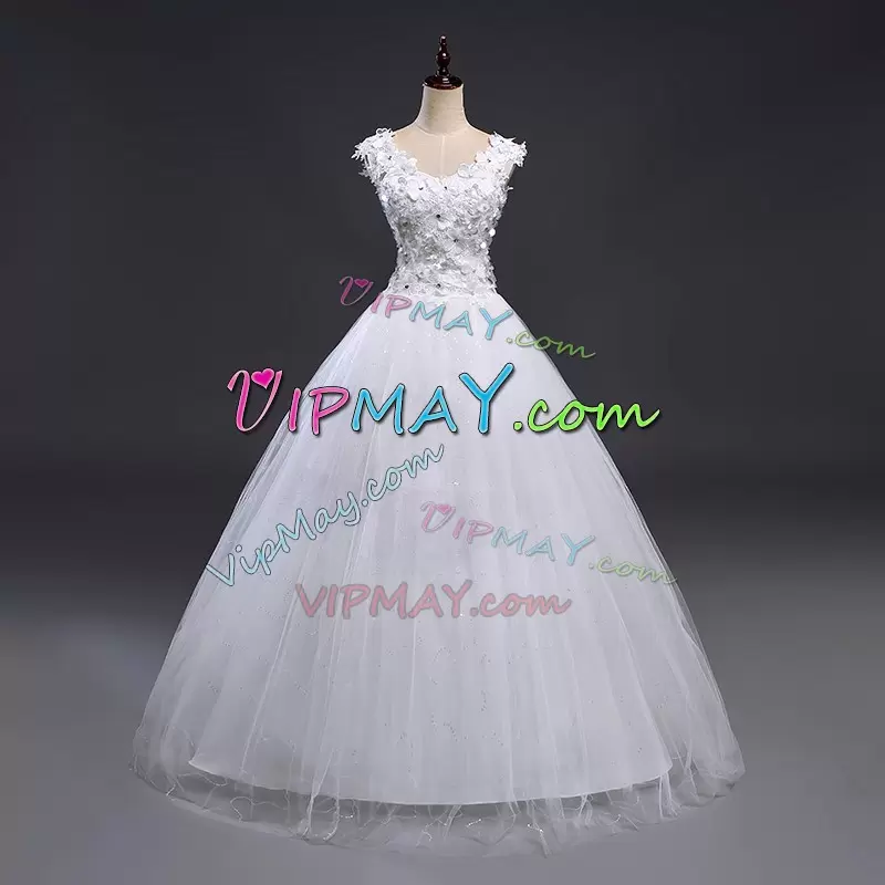 Delicate White Sleeveless Tulle Lace Up Wedding Dress for Beach and Wedding Party