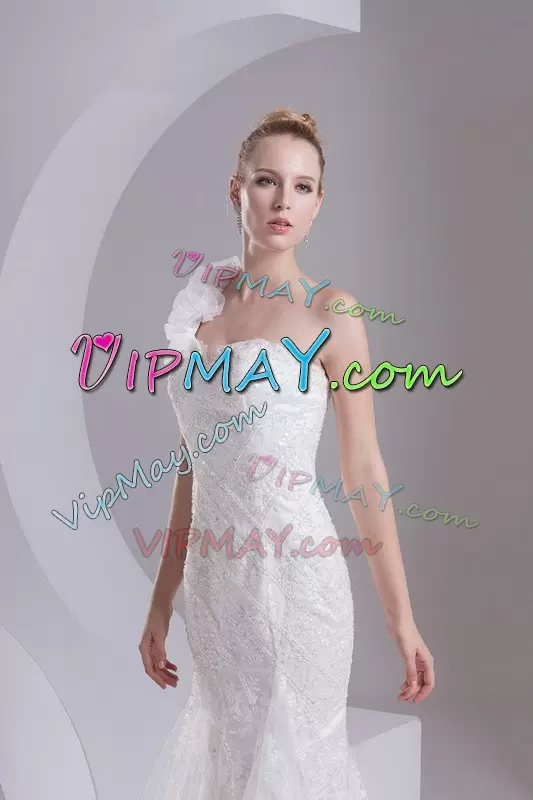 Stylish White Zipper One Shoulder Lace and Appliques Wedding Dresses Lace Sleeveless Brush Train