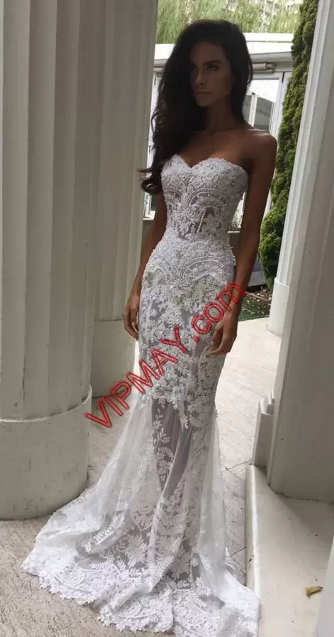 Dazzling Lace Sleeveless Wedding Dress Brush Train and Lace