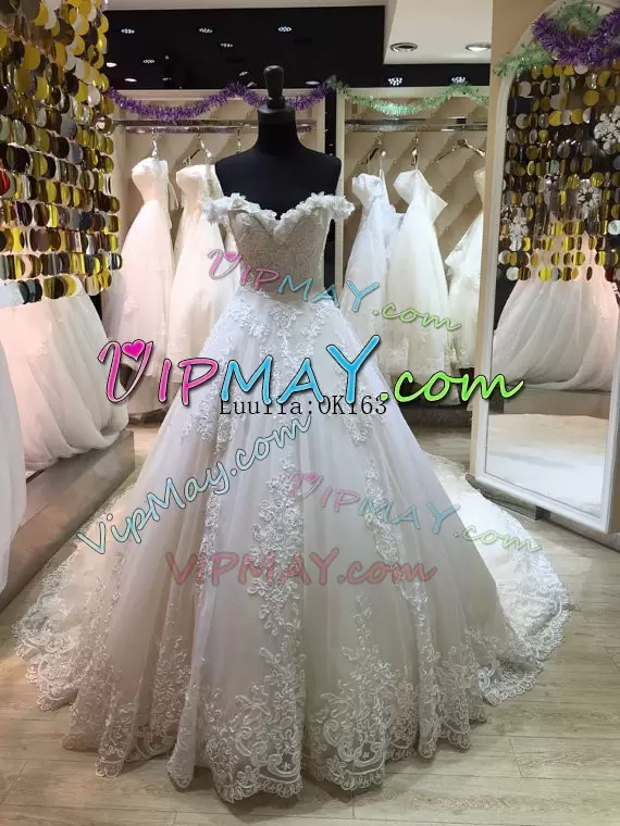 Admirable White Lace Up Wedding Gowns Appliques Sleeveless Sweep Train