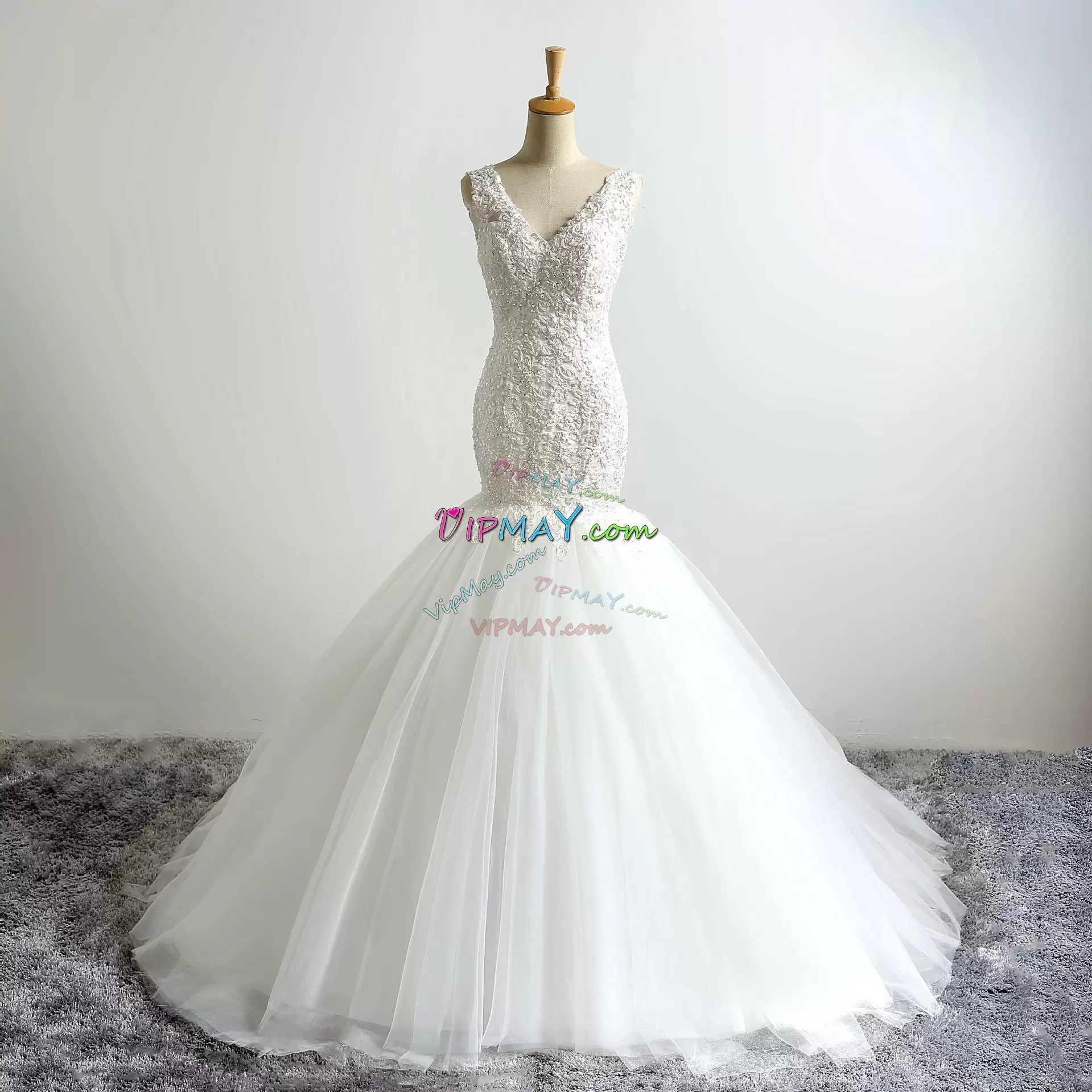 White V-neck Neckline Lace Wedding Dress Sleeveless Lace Up