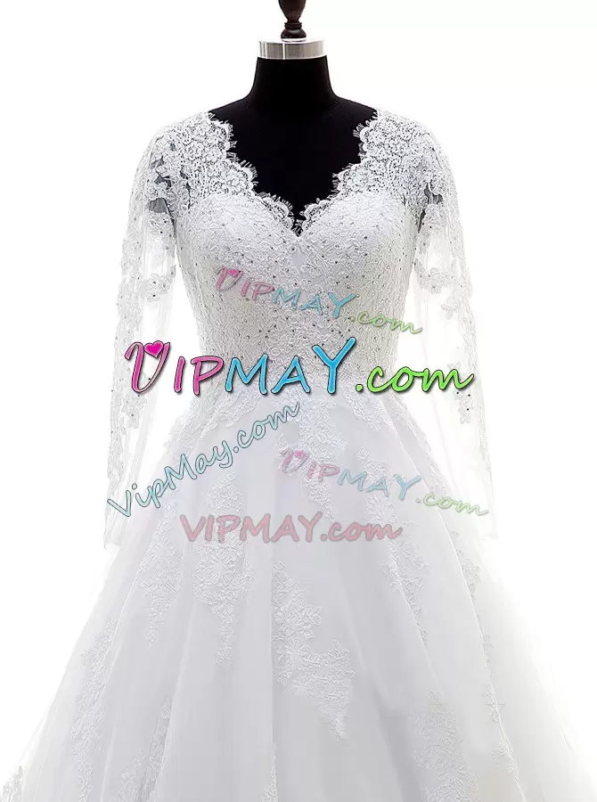 Sophisticated White V-neck Clasp Handle Beading and Lace and Appliques Wedding Dresses Long Sleeves