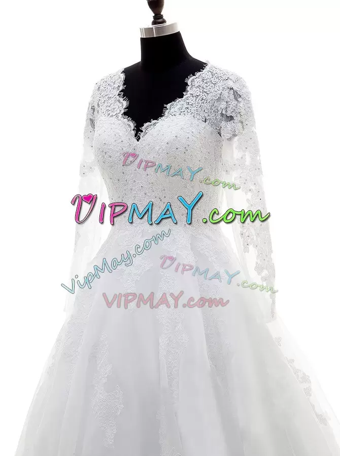 Sophisticated White V-neck Clasp Handle Beading and Lace and Appliques Wedding Dresses Long Sleeves