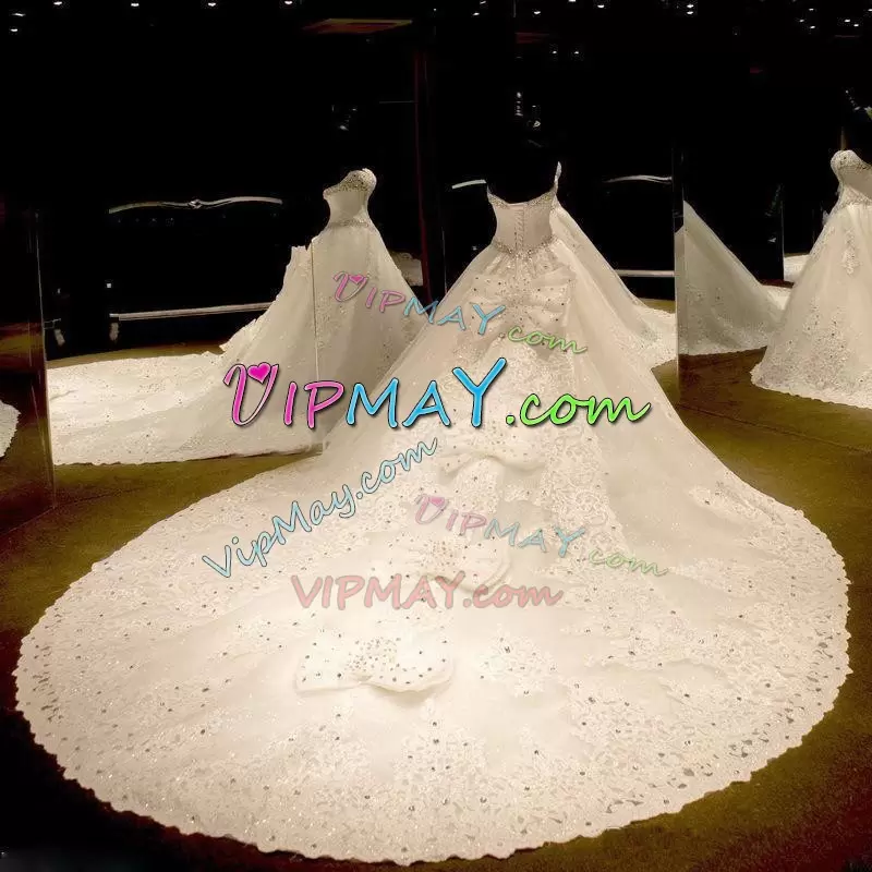 Colorful White Lace Up Sweetheart Beading and Lace Wedding Gowns Tulle Sleeveless Chapel Train