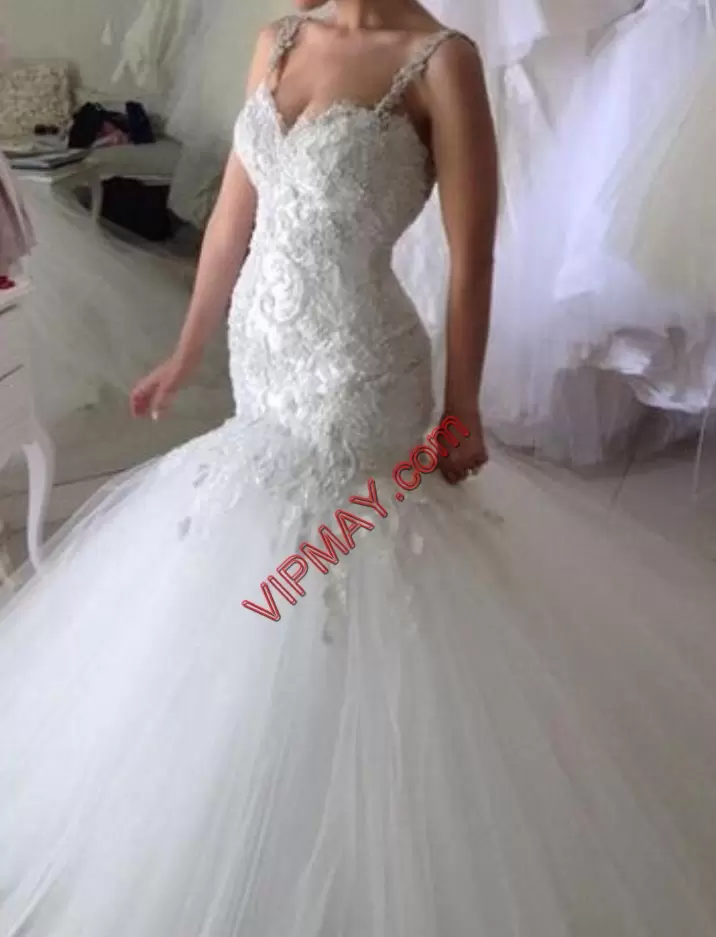 Vintage Sleeveless Tulle Floor Length Backless Bridal Gown in White with Appliques